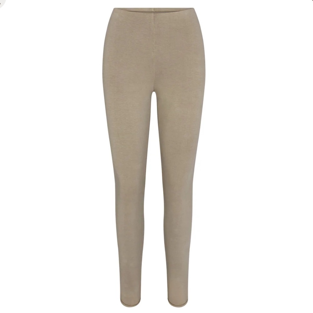 NWOT SKIMS OUTDOOR COLLECTION LEGGINGS